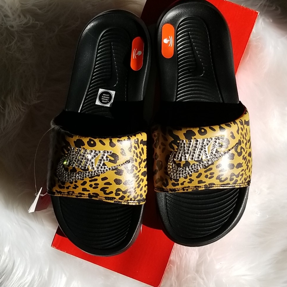 New bling Cheetah print Nike Slides - Picture 5 of 6
